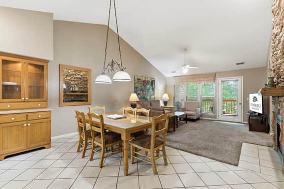 OakRidge - Condo 734 A | WK | 1 BD - Image 3