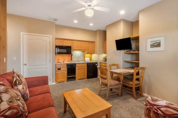 OakRidge - Condo 759 B | QS - Image 4