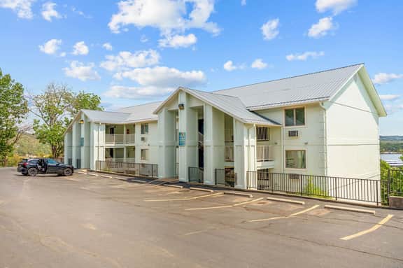Rock Lane - Condo 437 - 2 BD | LV | WK | IDV - Image 2