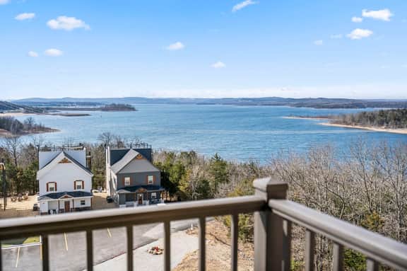 Majestic 323 - 2 BD | LAKE - Image 5