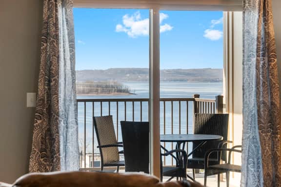 Majestic 323 - 2 BD | LAKE - Image 2
