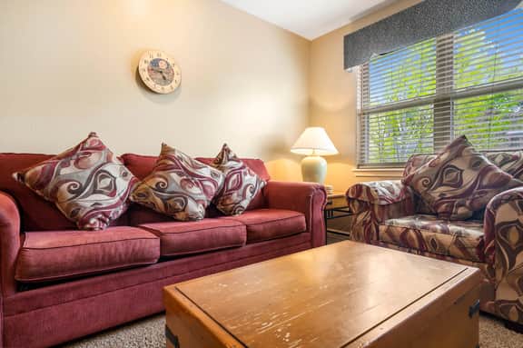 OakRidge - Condo 780 B | WK | QS - Image 2