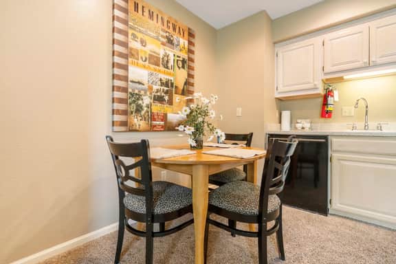 OakRidge - Condo 780 B | WK | QS - Image 5