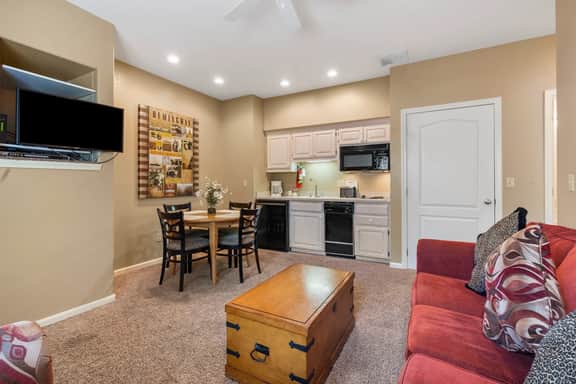 OakRidge - Condo 783 B | QS - Image 2