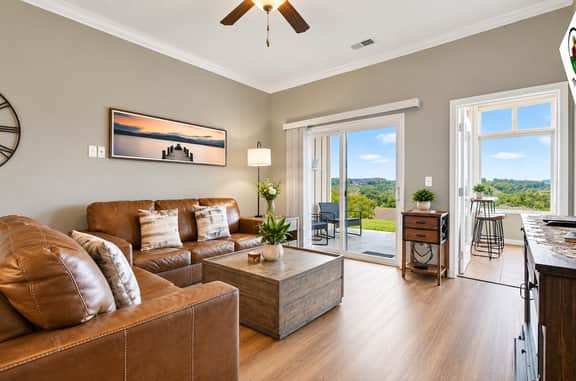 Majestic 105 - 2 BD | WK |  LAKE - Image 3
