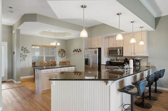 Majestic 105 - 2 BD | WK |  LAKE - Image 4
