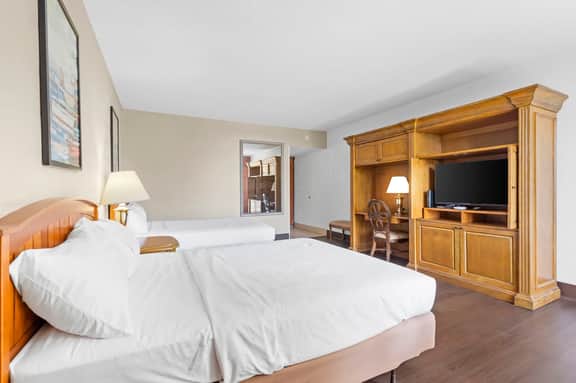 Rock Lane - Room 207 - QQ | LV - Image 4