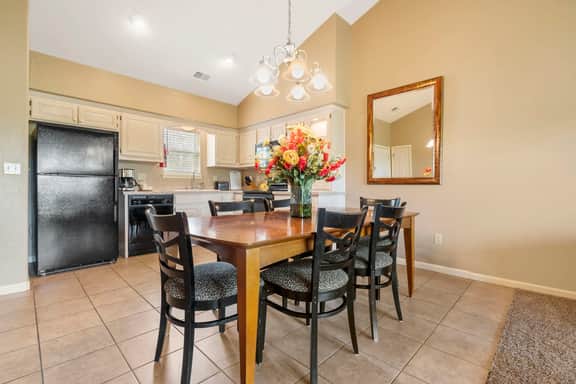 OakRidge - Condo 780 AB | WK | 2 BD - Image 3
