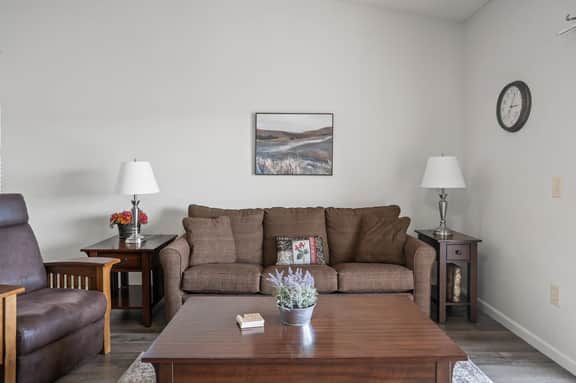 Foothills C-17 - 2 BD | PMR - Image 3