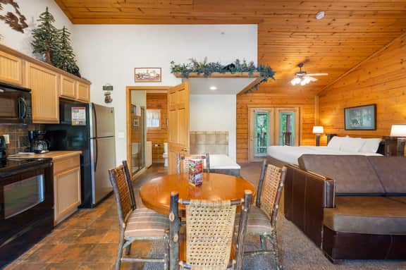 Cabins at Grand Mountain - Cabin 115 - 1 BD | DX | WK - Image 3