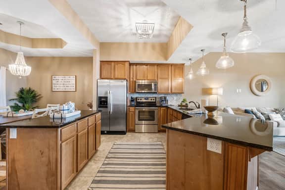 Majestic 109 - 2 BD | WK | LAKE - Image 4