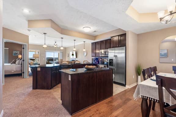 Majestic 210 - 2 BD | LAKE - Image 2