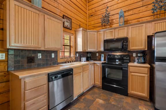 Cabins at Grand Mountain - Cabin 231 - 2 BD + L - Image 4