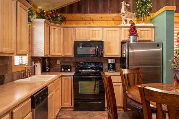Cabins at Grand Mountain - Cabin 322 - 2 BD | WK | PY - Image 2