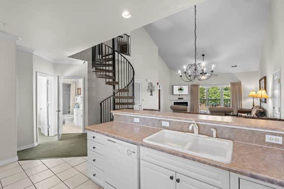 French Quarter - Condo 641C - 2 BD + L - Image 4
