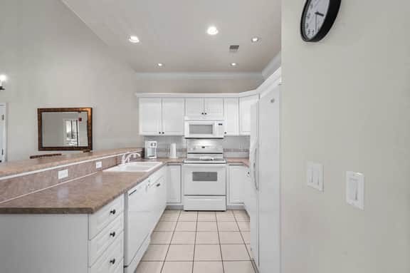 French Quarter - Condo 641C - 2 BD + L - Image 2