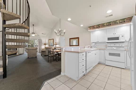 French Quarter - Condo 441C - 2 BD + L - Image 3