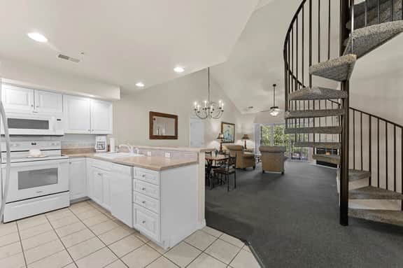 French Quarter - Condo 442C - 2 BD + L - Image 4