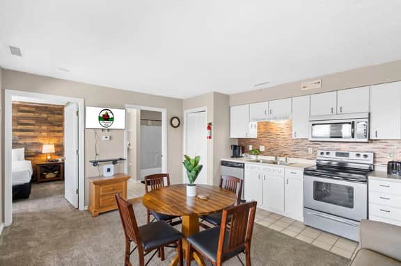 Rock Lane - Condo 404 - 1 BD | LTD | IDV - Image 4
