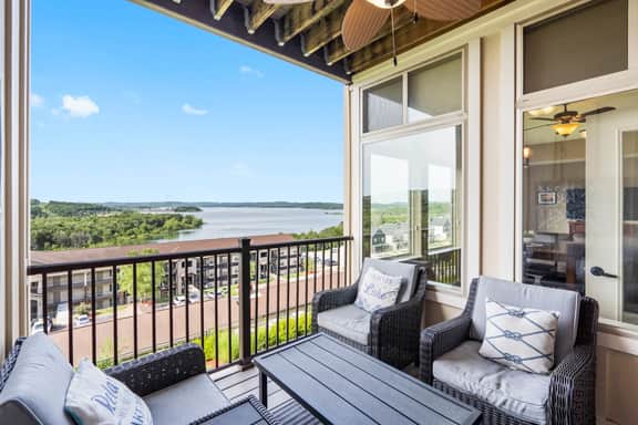 Majestic 207 - 2 BD | LAKE - Image 2