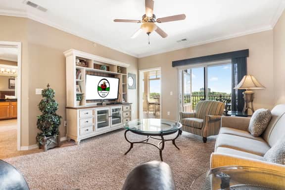 Majestic 204 - 2 BD | LAKE - Image 2