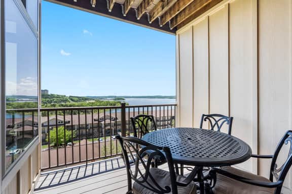 Majestic 204 - 2 BD | LAKE - Image 4