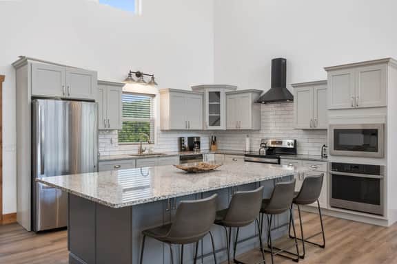 Crowne View - Blue Water Lodge - 5 BD - Image 3