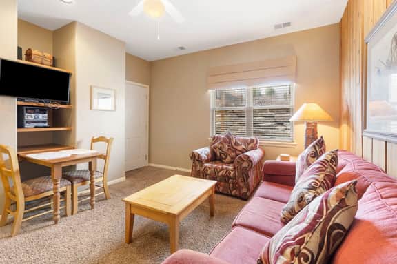 OakRidge - Condo 741 B | QS - Image 2