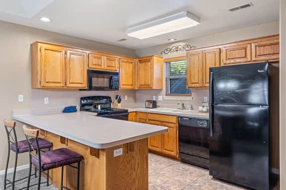 OakRidge - Condo 711 AB | 2 BD - Image 3