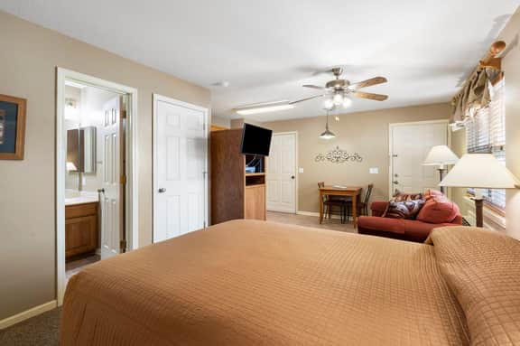 OakRidge - Condo 702 B | WK | QS - Image 4