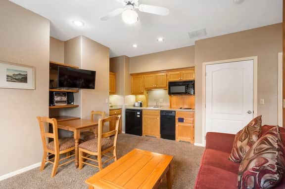 OakRidge - Condo 751 B | QS - Image 2