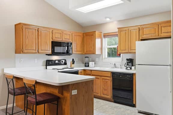 OakRidge - Condo 718 A | WK | 1 BD - Image 5