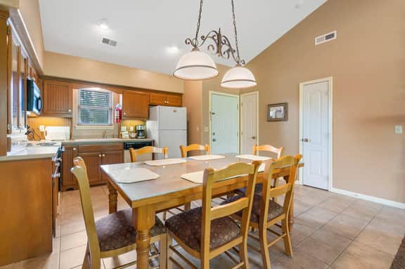 OakRidge - Condo 742 AB | WK | 2 BD - Image 5