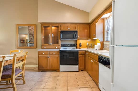 OakRidge - Condo 742 AB | WK | 2 BD - Image 2