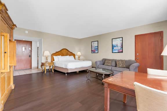 Rock Lane - Room 204 - K | LV - Image 3