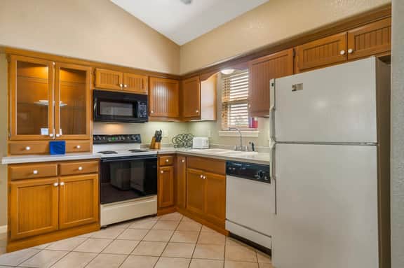 OakRidge - Condo 746 A | WK | 1 BD - Image 3