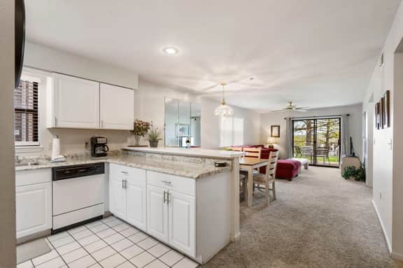 Pointe - 5201 - 2 BD - Image 4