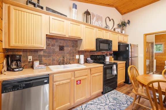 Cabins at Grand Mountain - Cabin 304 - 1 BD | PY - Image 2