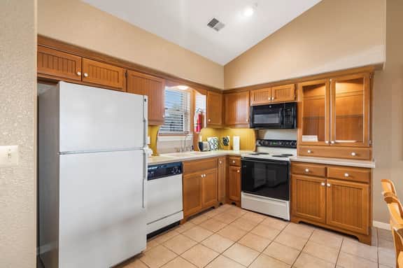 OakRidge - Condo 747 A | 1 BD - Image 2