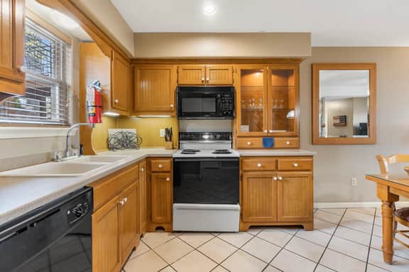 OakRidge - Condo 733 A | 1 BD - Image 3