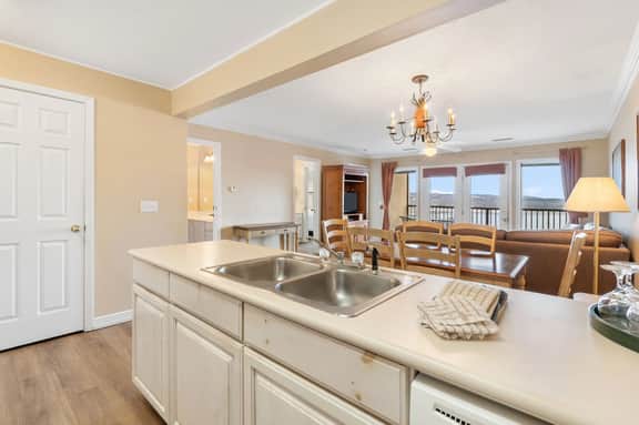 Rock Lane - Condo 536 - 2 BD | LV | WK - Image 3