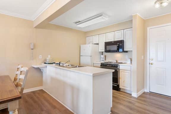 Rock Lane - Condo 536 - 2 BD | LV | WK - Image 4