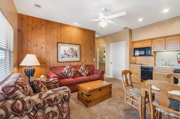OakRidge - Condo 755 B | QS - Image 3
