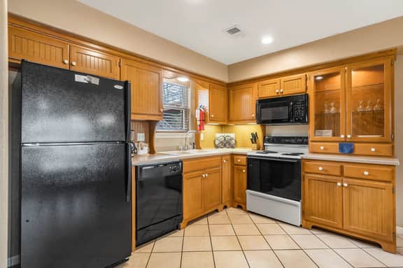 OakRidge - Condo 733 AB | 2 BD - Image 3
