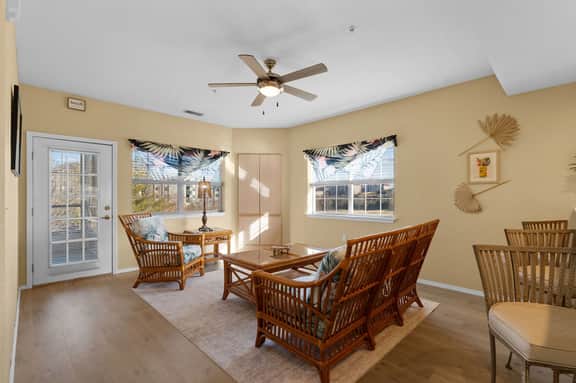 Greensview 321BC - 2 BD | WK - Image 2