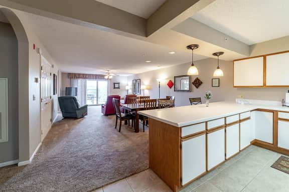 Foothills C-10 - 2 BD | WK - Image 4