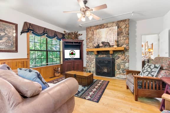 Cabins at Grand Mountain - Cabin 239 - 2 BD | WK | CN - Image 2