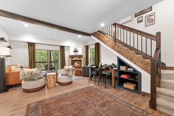Tall Timbers - Duckingham Palace - 2 BD - Image 4