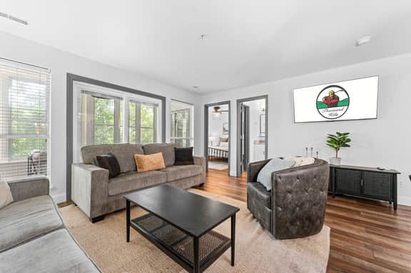 Club C-2 - 2 BD | PMR - Image 5