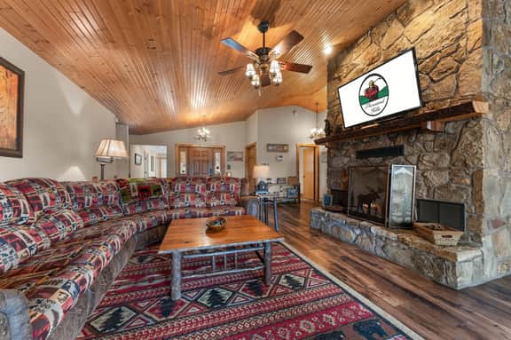 Longbeach Lake Lodge - 6 BD - Image 3